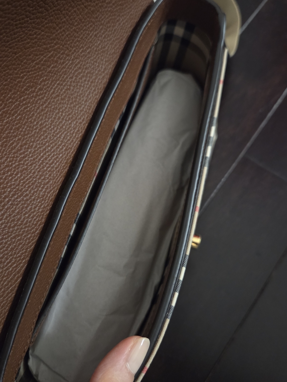 New Authentic Burberry Note Bag - Picture 9 of 11